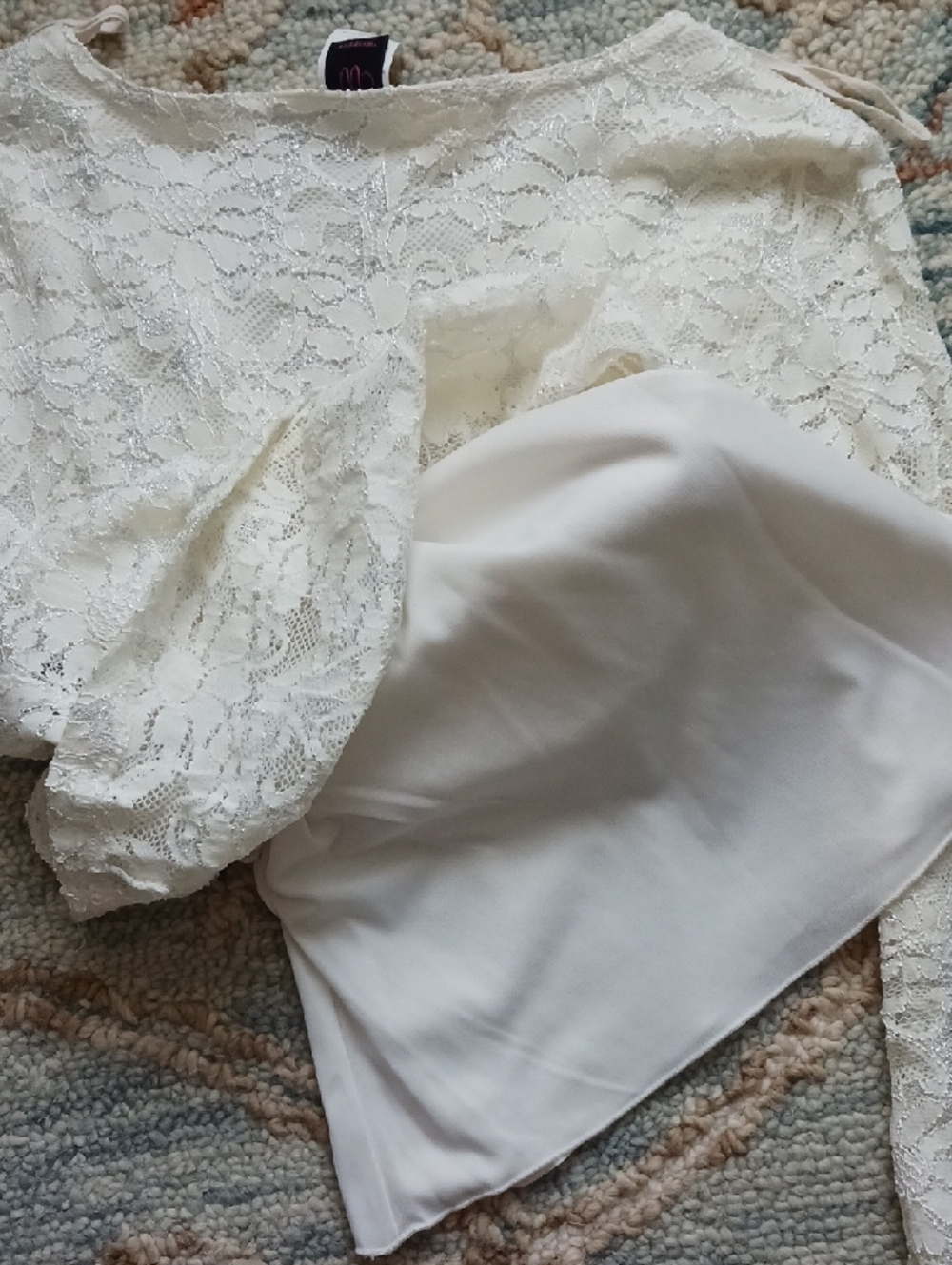 Vintage Y2K Wrapper Cream Lace 3/4 Sleeve Top - Picture 5 of 10